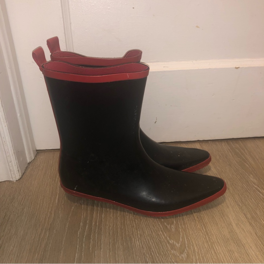 Nomad ladies heeled rubber rain boots size 9